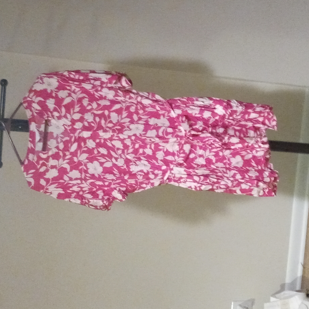 Have fun in this Time&Tru summer dress size xl 16-18 hot pink and white.